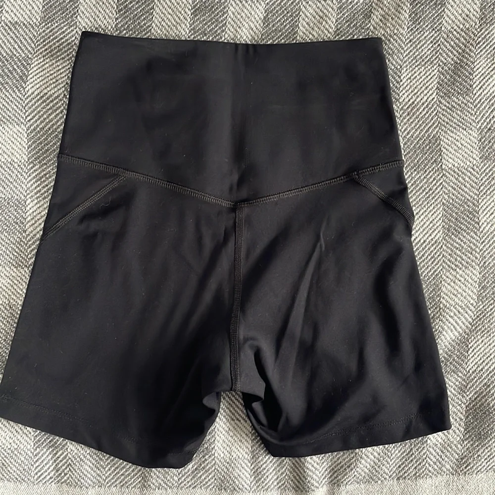 Girlfriend Collective High Rise Run Short - Picture 3 of 6